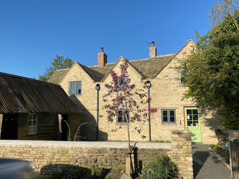 High Cogges Farm Holiday Cottages