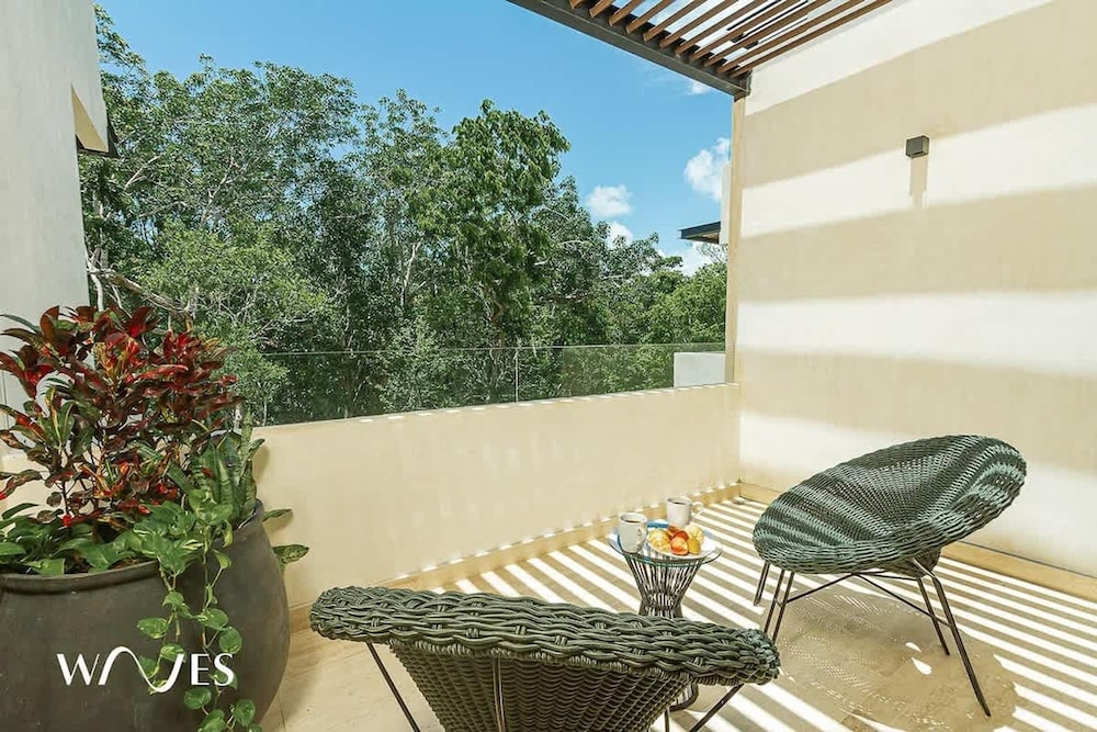 2 Br Roof w Infinity Pool Jacuzzi Spacious