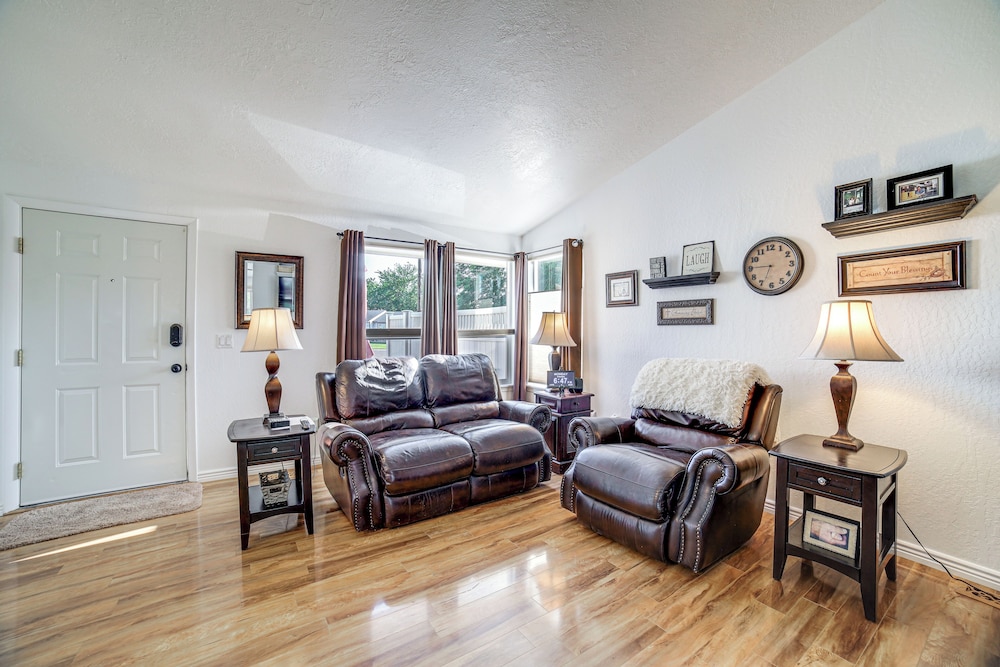 14 Mi to Meridian: Water-view Retreat w/ Patios!