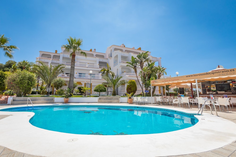 Hotel Apartamentos Turísticos Las Rosas de Capistrano - Image 1