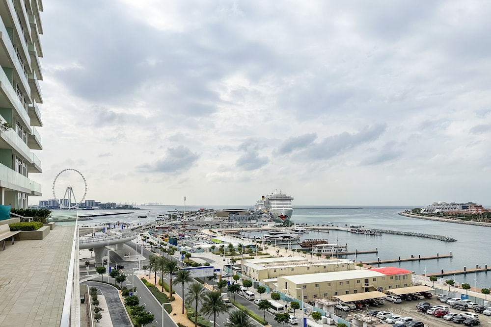 Glamorous 3BR with Marina view