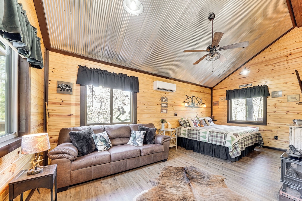 'bluebird Treehouse' Near Kiamichi Mtns w/ Hot Tub
