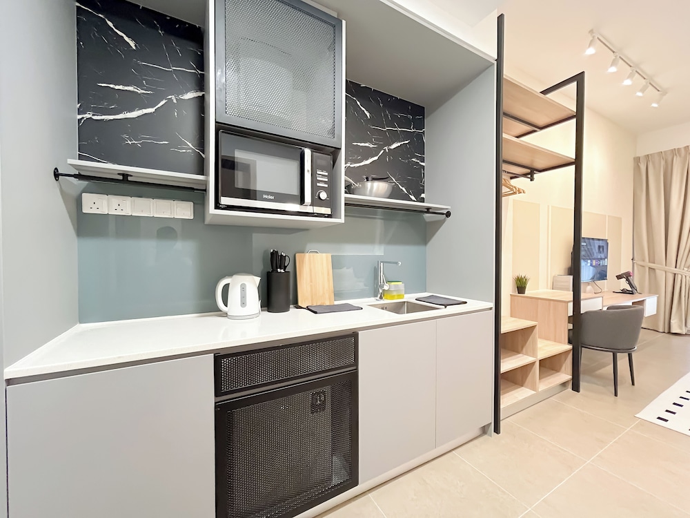 Mossaz by Manhattan Group