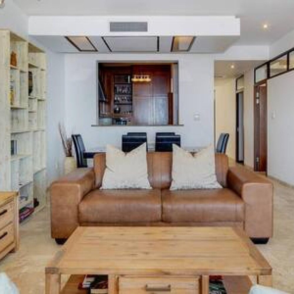 Secure Camps Bay Apartment w Pool Views Bali C view 4