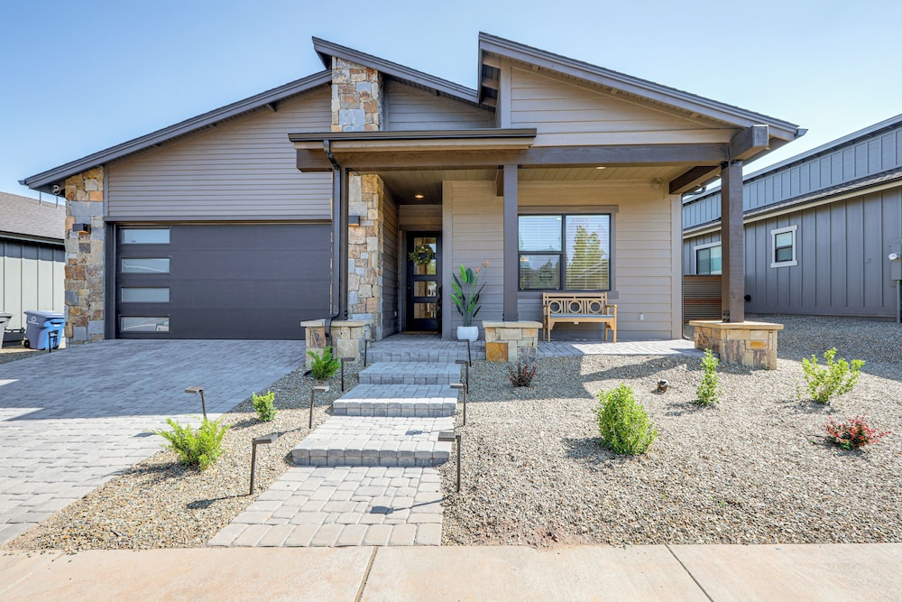 3 Mi to Dtwn Flagstaff: Family Retreat w/ Patio