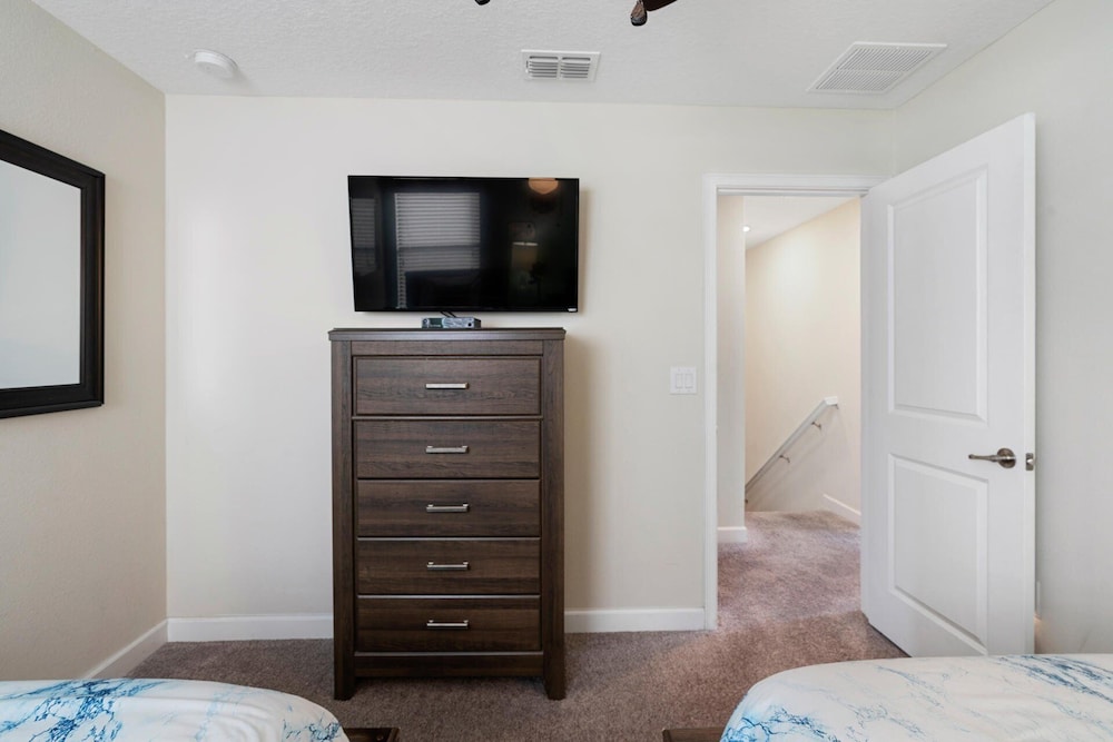 Championsgate Resort 6 Bedroom Private Pool Home with Theater 6 Home