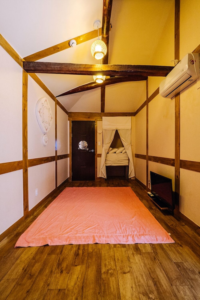 Hohomom Guesthouse