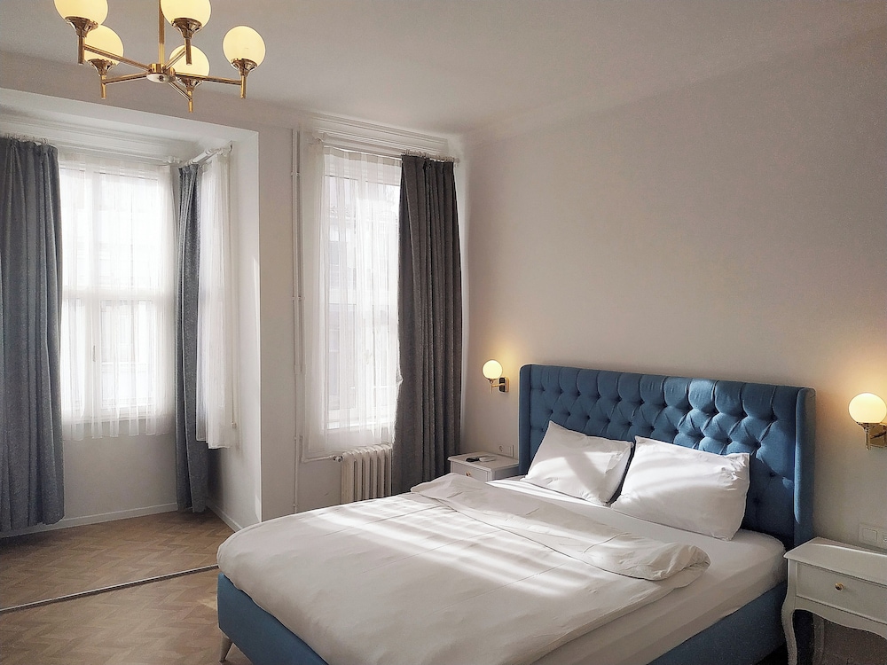 Revina Hotel