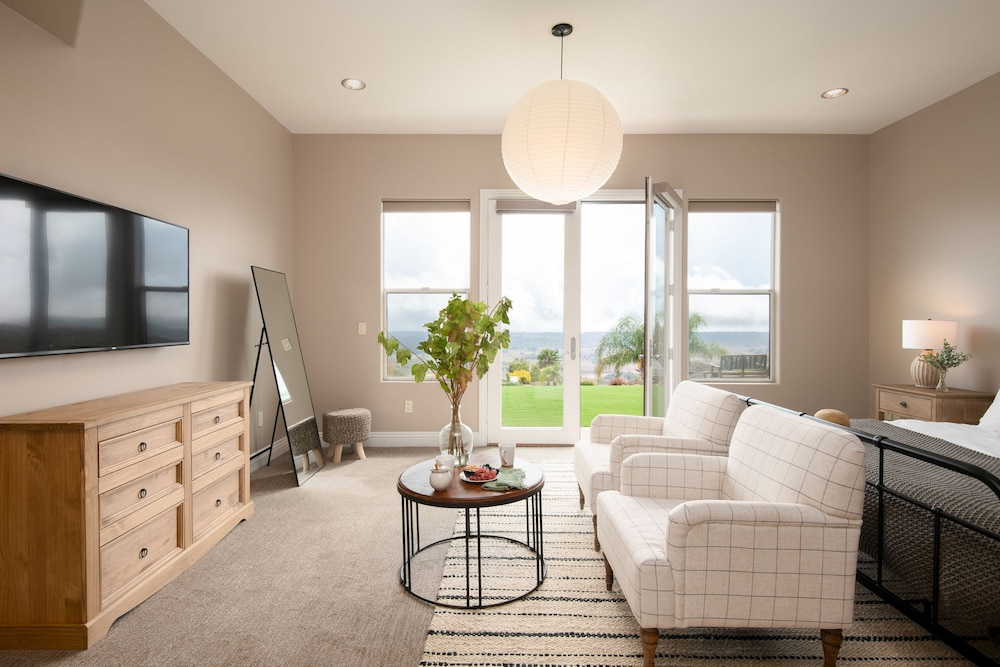 Colina by Avantstay Secluded Mountain Top Oasis w Pool Hot Tub Putting Green