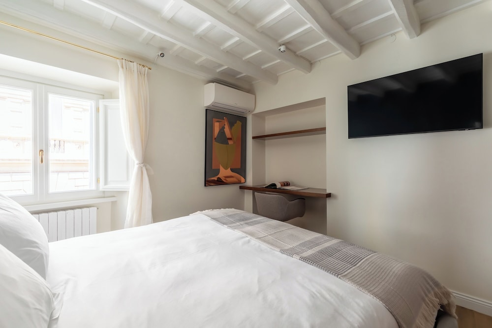 Via Giulia Apartments