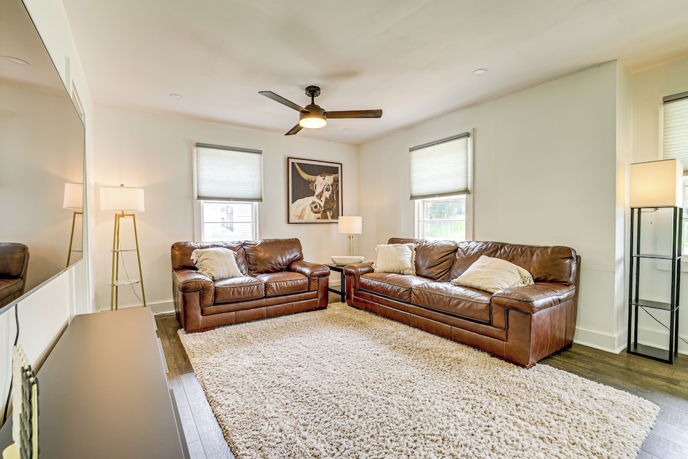 Families Welcome, Fenced Yard: Inviting Greer Home