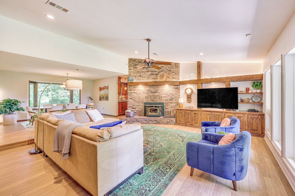 Waterfront Home w/ Playground Near Degray & Caddo!