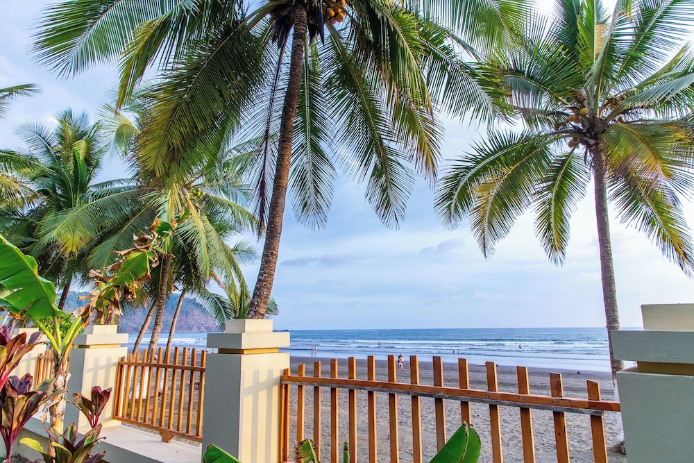 Girasol apartotel jaco beach