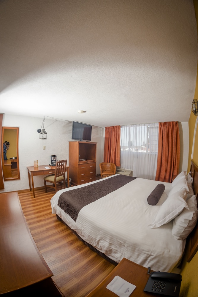 Howard Johnson Calle Real Morelia - Property Image 49