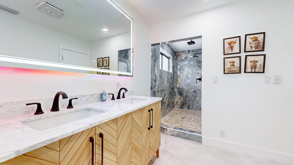 Casa Nirvana 4BR Home With Private Pool