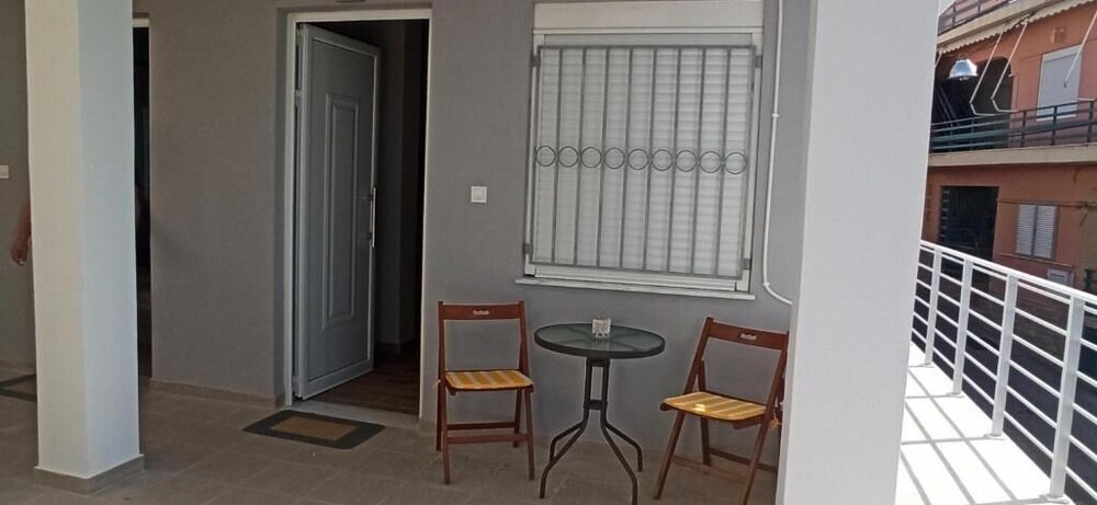 Elpida's apartments