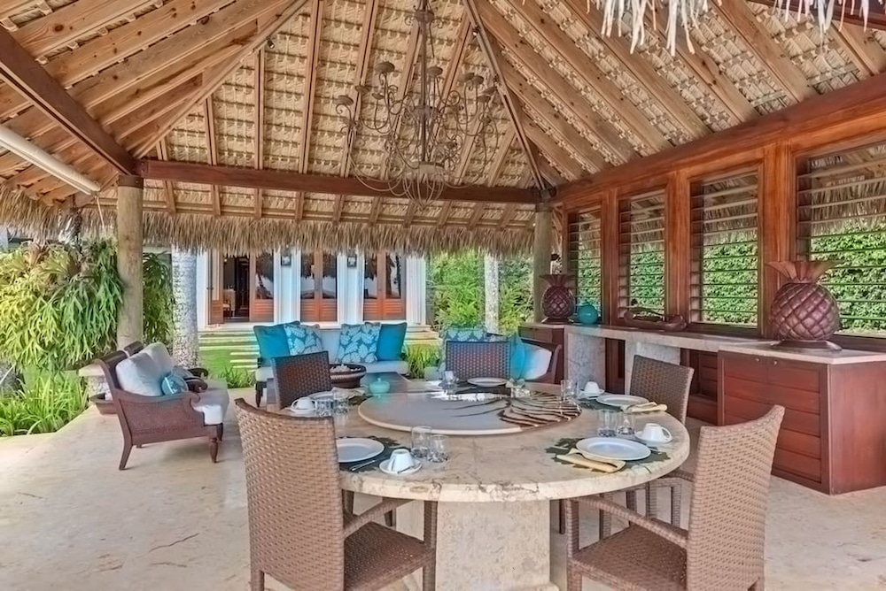 Magnificent Eight Bedroom Holiday Home