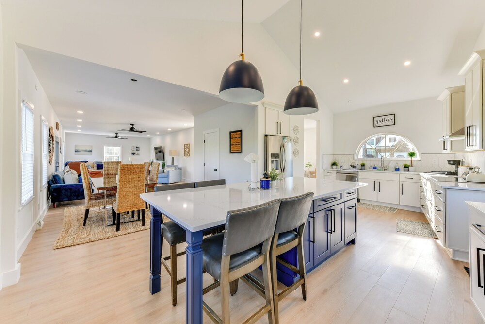 Pet-friendly Lake Norman Retreat w/ Deck & Grill