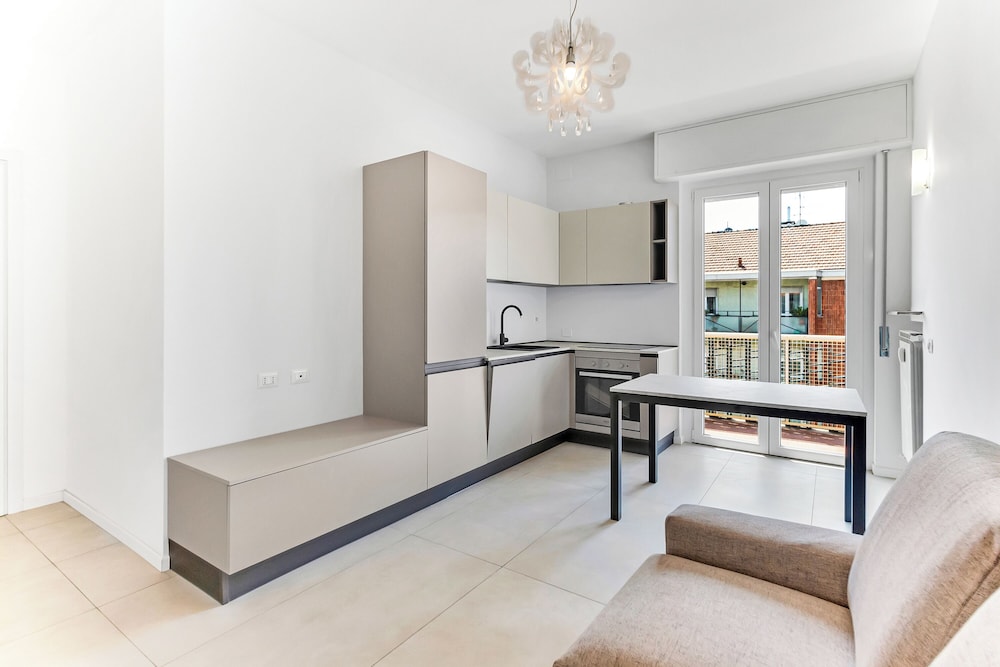 Alessia's Flat - Caroli