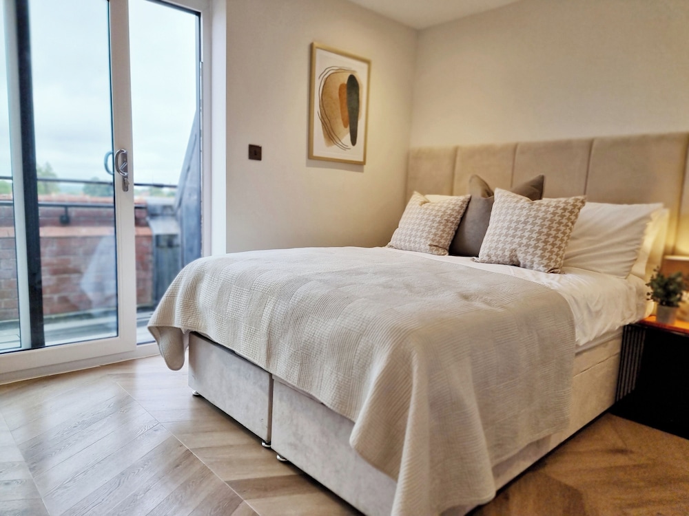 1 Bed Flat - Sleeps 2 - Parking - Wifi