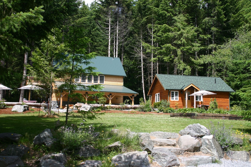 Copper Creek Inn at Mt Rainier