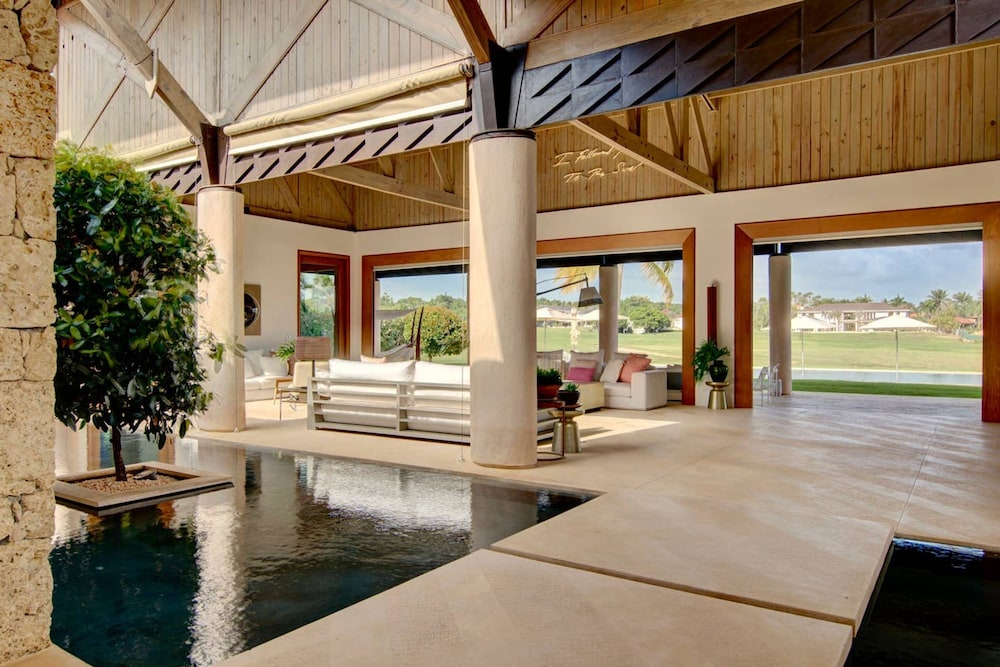 Architect s Estate w Pool Private Chef Butler