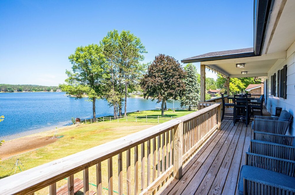 Cadillac Vacations - Stone Ledge Lake Getaway - Property Image 2