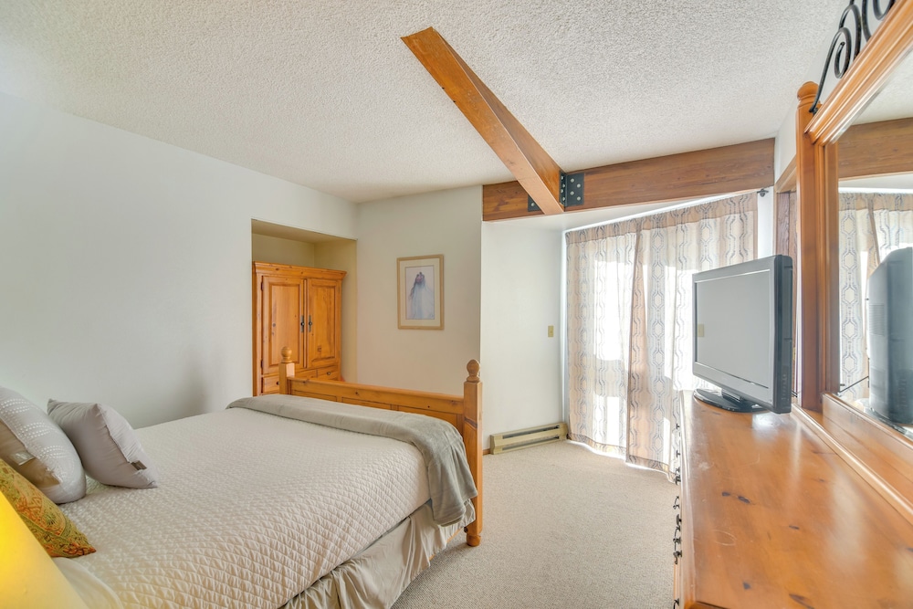 Pool + Hot Tub Access: Condo in Winter Park!