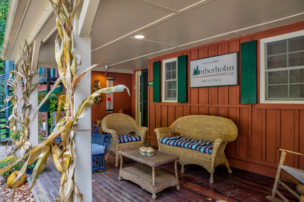 Timberholm Inn