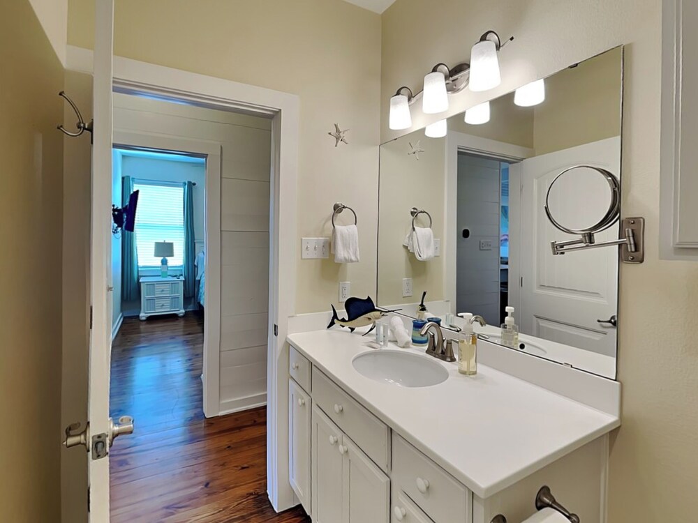 Reel Nauti by Silver Sands Vacation Rentals