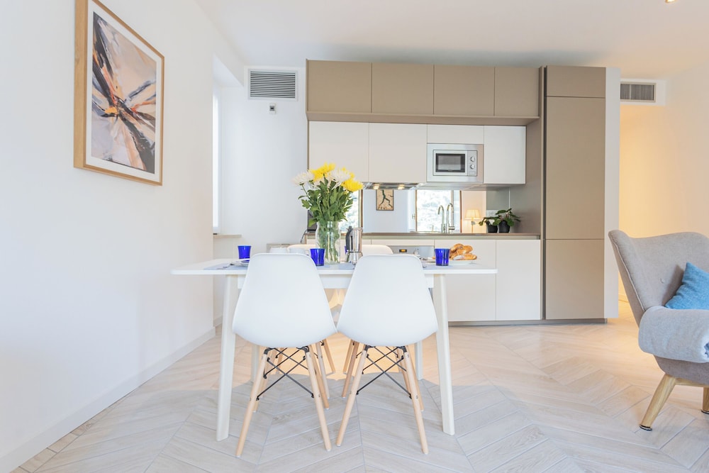 Your Private Harbour Nearby George Clooney by Rent all Como