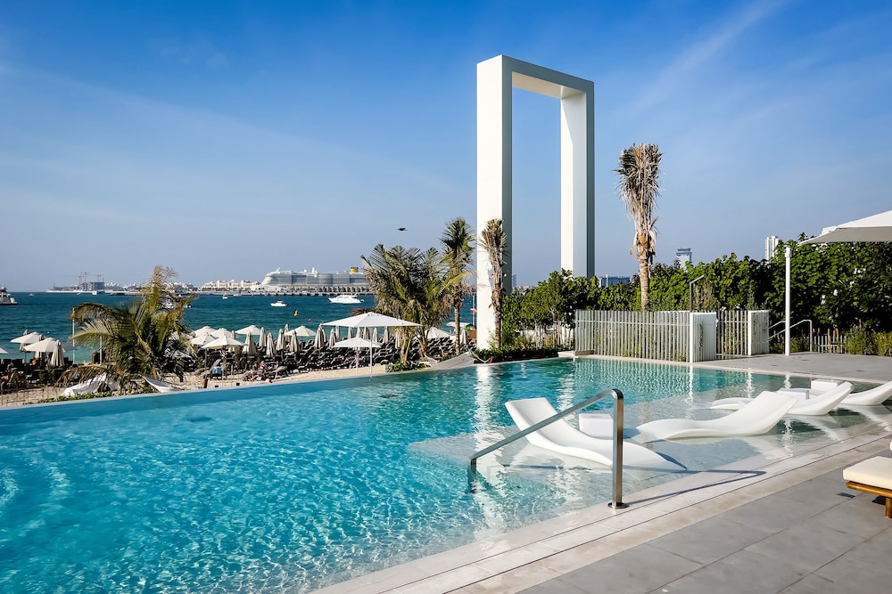 Elite 2BR at La Vie with sea view photo 3