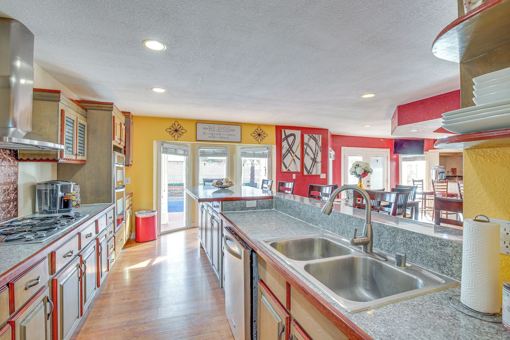 13 Mi to Downtown El Paso: Home w/ Game Room & Bar