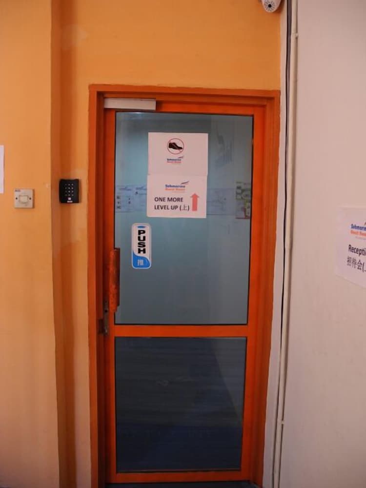 Submarine Guest House Central Market - Hostel
