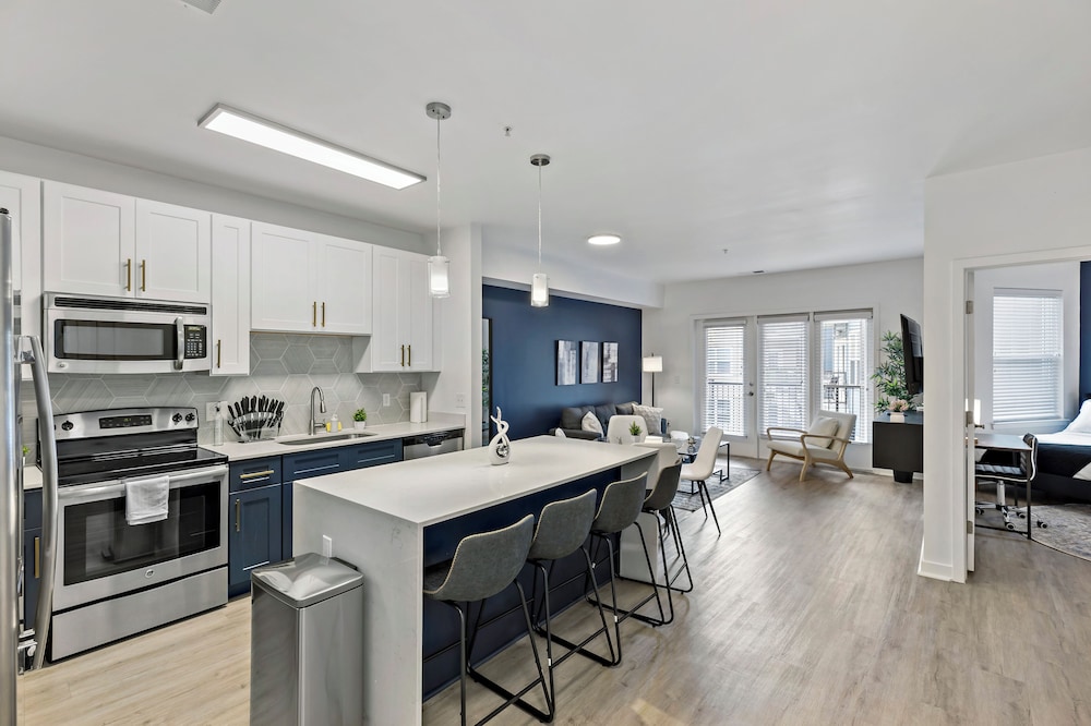 ROVE LIVING/KB - Midtown205
