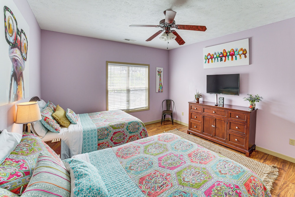 Pool & Lake Access: 'cozy Nest' in Branson West