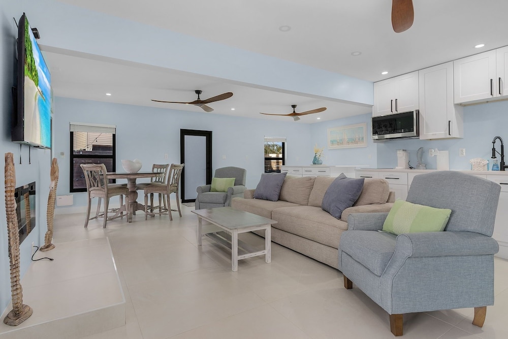 245 Nature View Manor 4 Bedroom Home