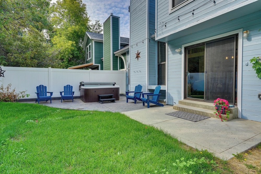 Mtn Views & Canyon Access: Cottonwood Heights Home
