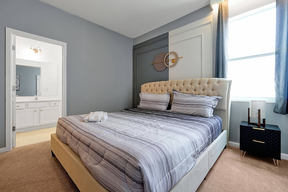 Luxury and Sophisticated 15 BR Ensuite