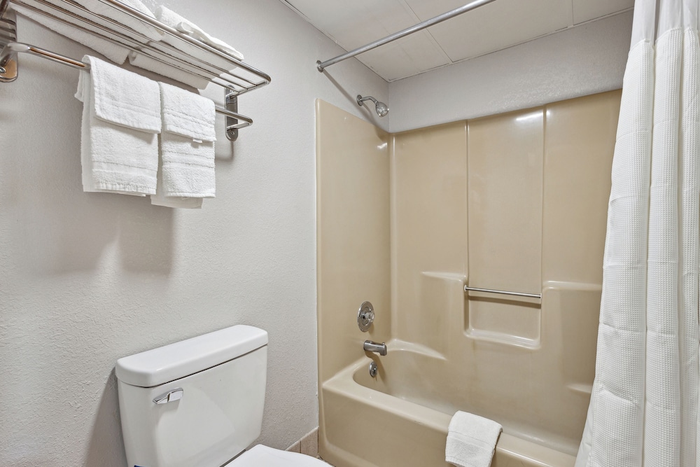 Relax inn by OYO Greeneville Near Hwy US-321