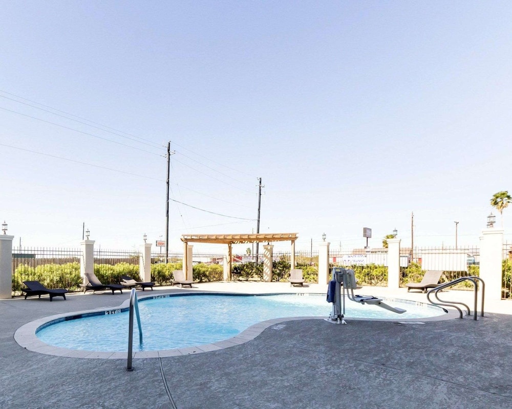 Garner Hotel Victoria - East by IHG