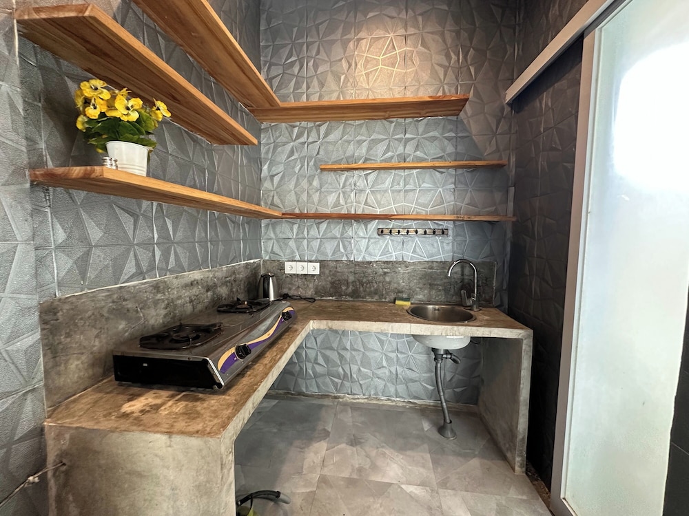 Sky Apartments And Suites
