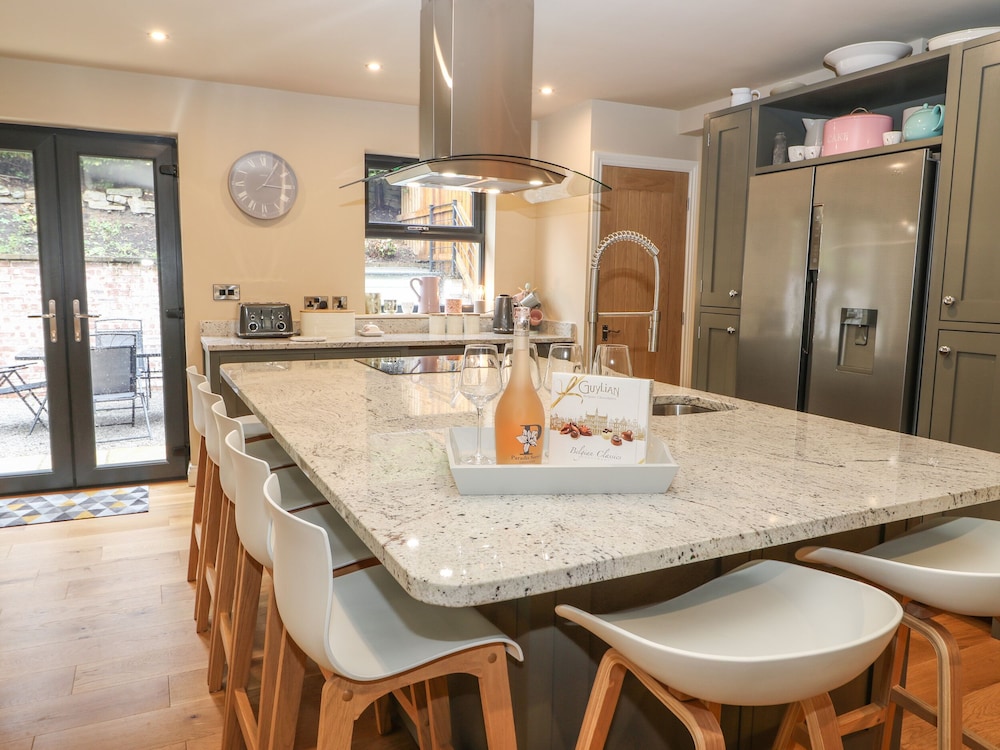 1 Stansfield Mews