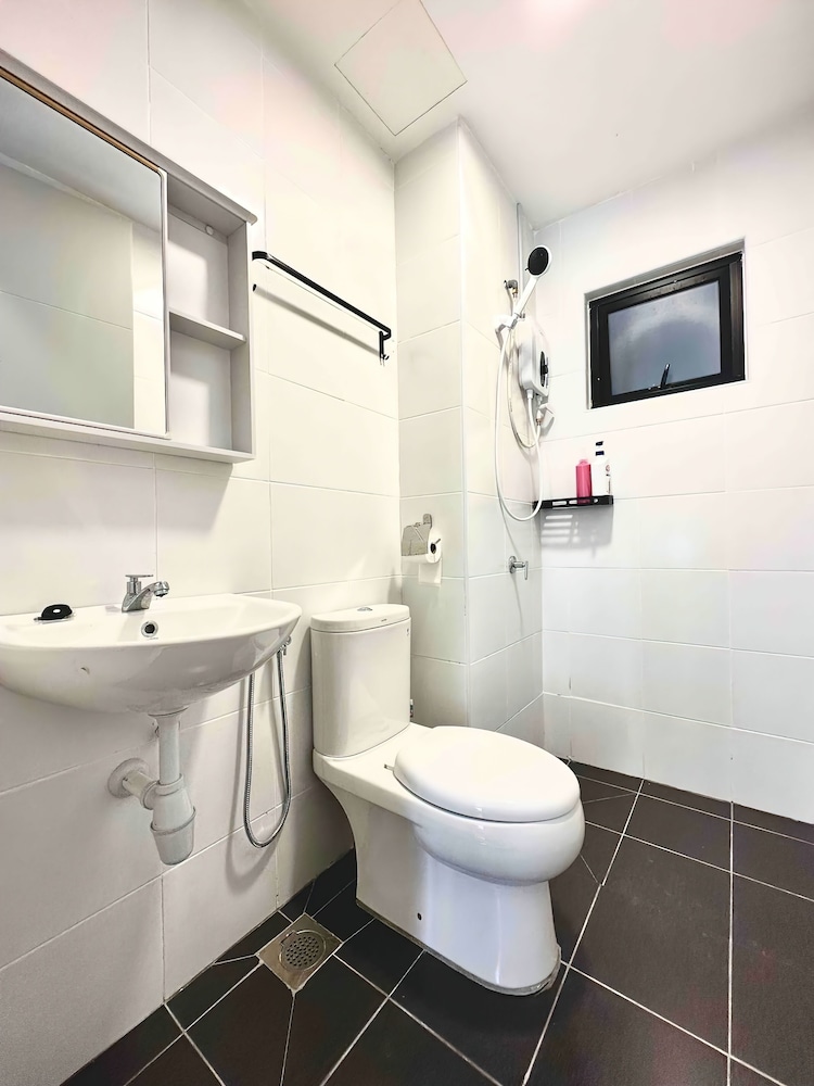 M Suite Menjalara Free Gym Pool