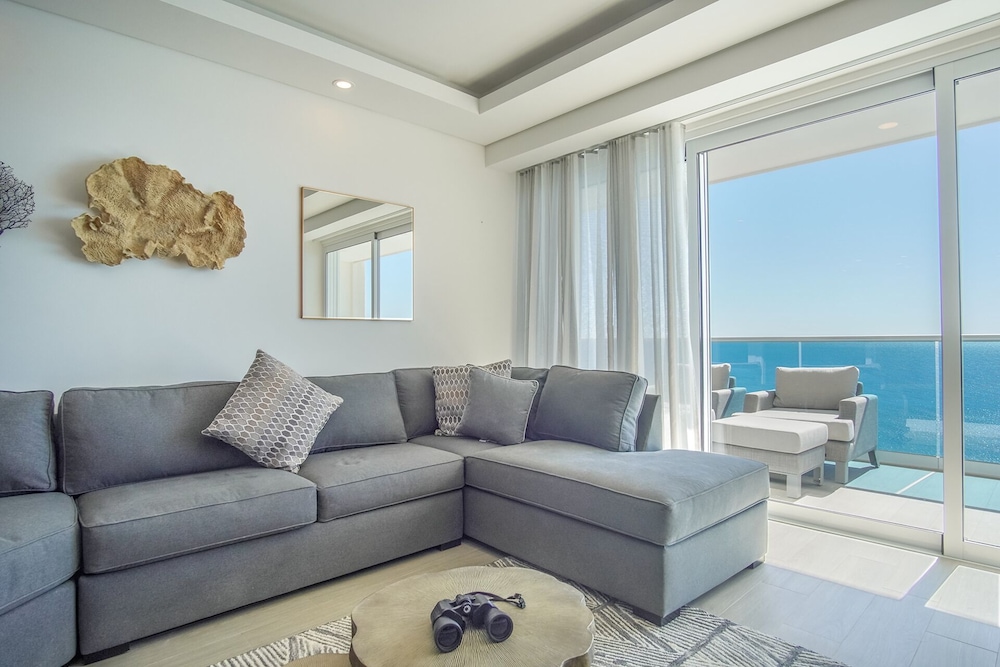 Sensational 2 Bedroom Condominium