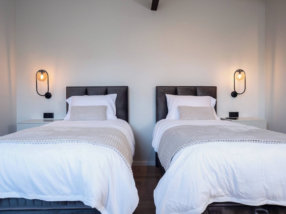 Residence Republic Square- Luxury at Top Location