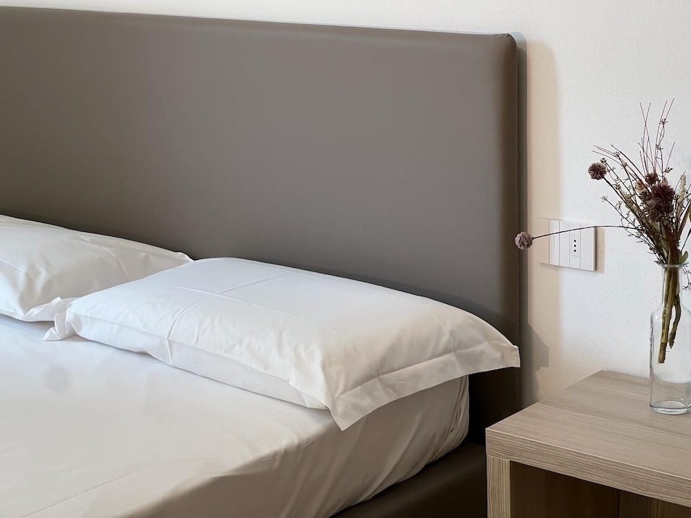 Bernina Suites -2min walk to Bernina Exp