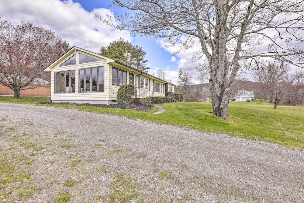 Tasteful Country Home on 5 Acres ~ 3 Mi to Lake! view 5