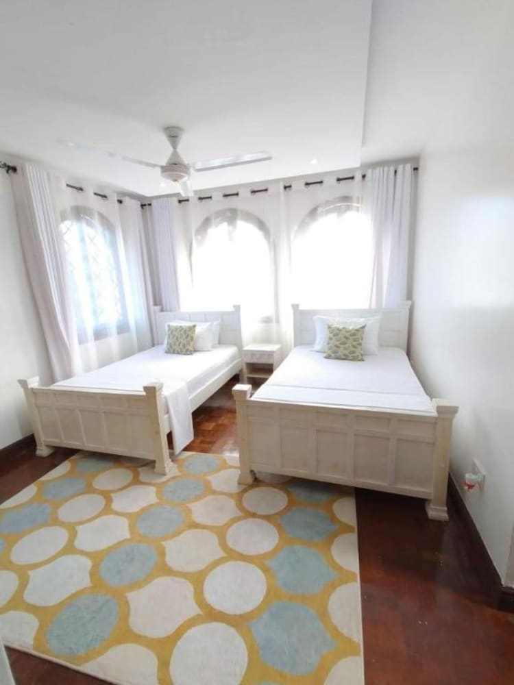 Stay.Plus Creek Residence Nyali