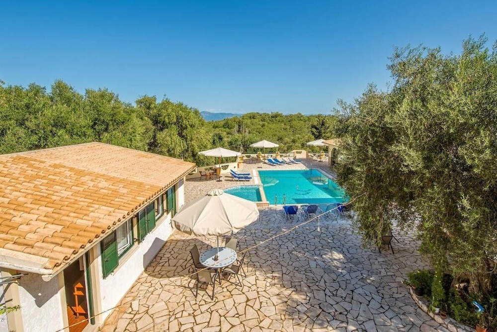 Olympia Paxos Apartment